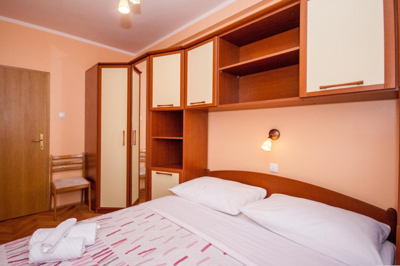 Apartments Surfinia バスカ エクステリア 写真