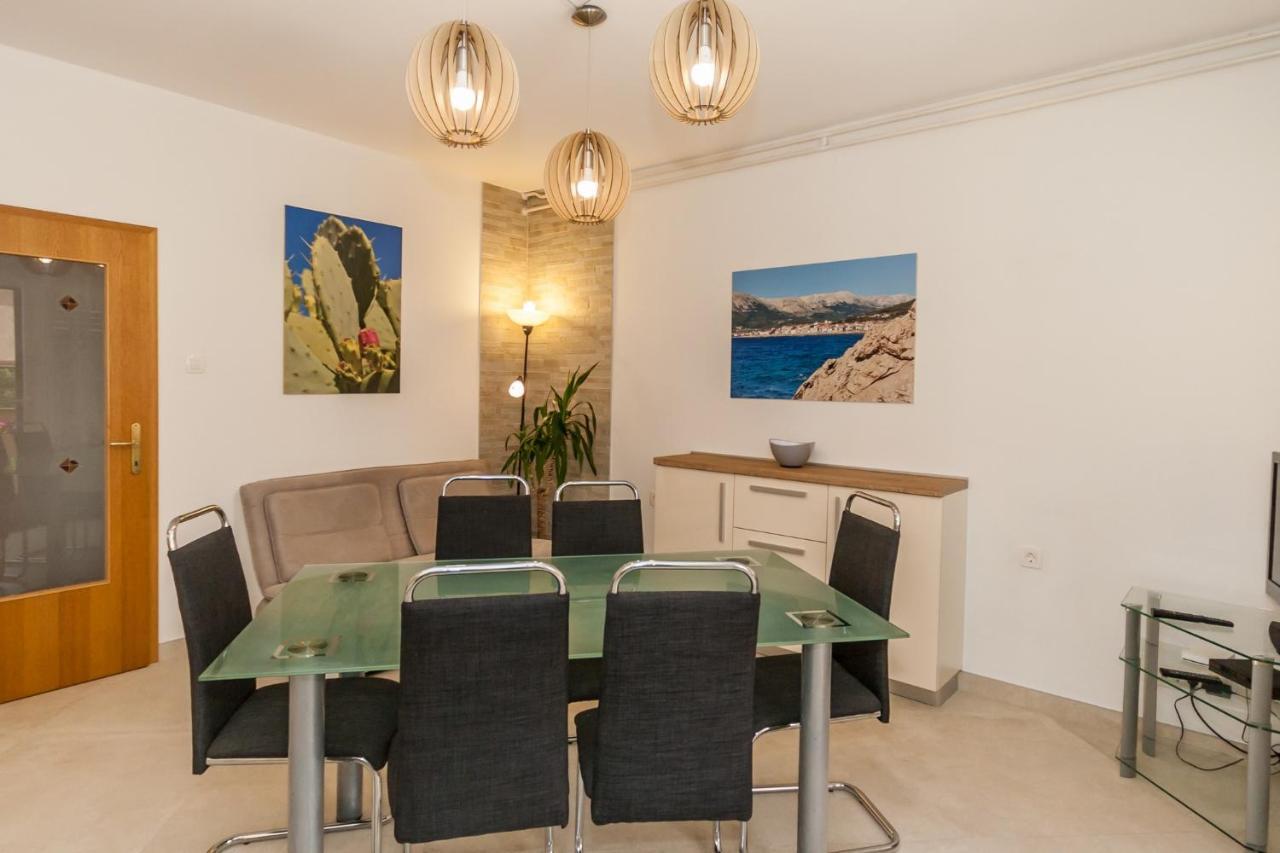 Apartments Surfinia バスカ エクステリア 写真