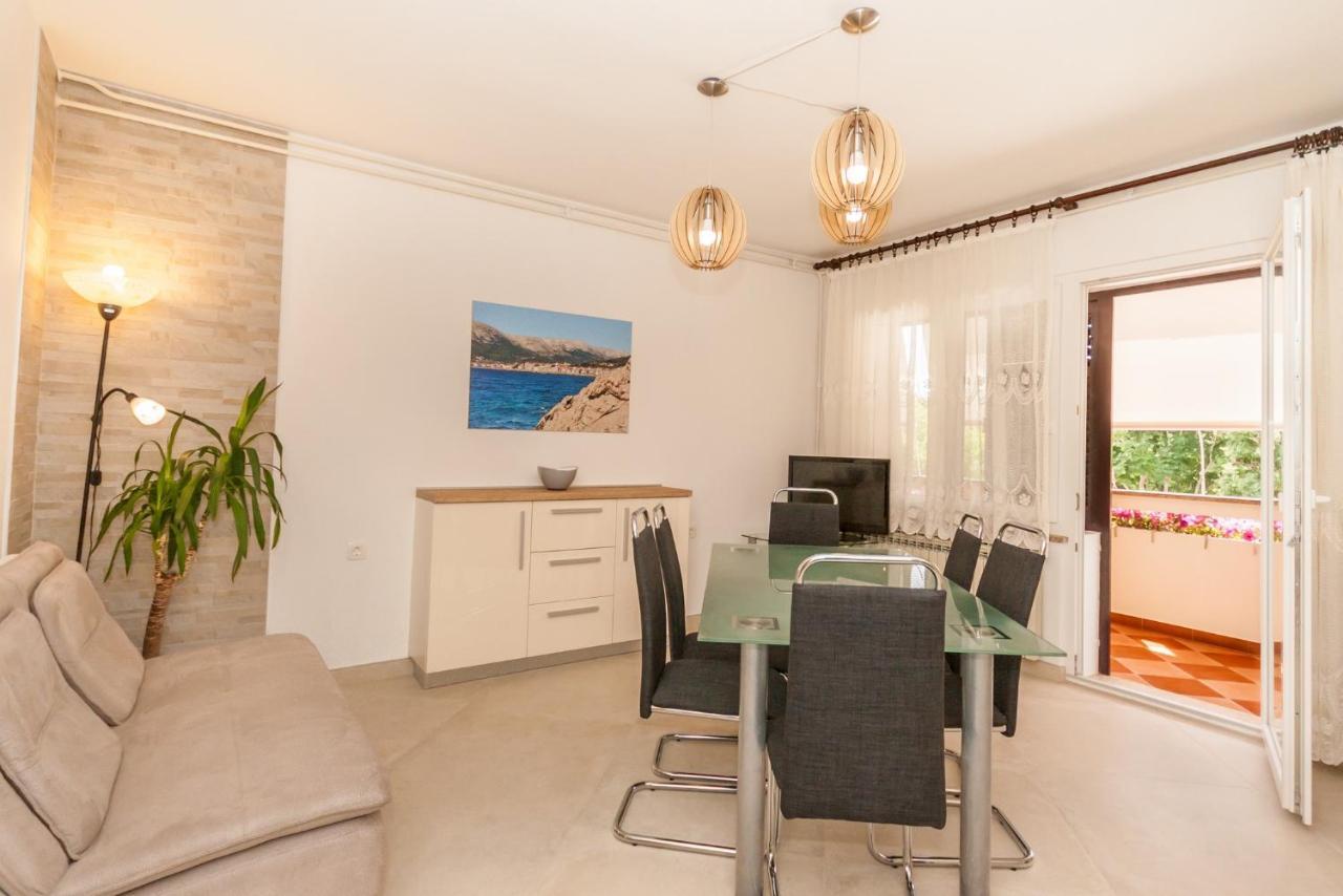 Apartments Surfinia バスカ エクステリア 写真