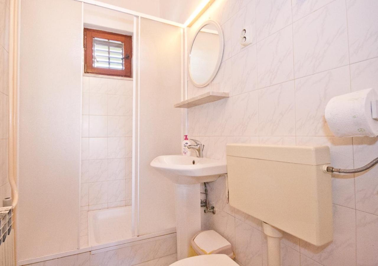 Apartments Surfinia バスカ エクステリア 写真