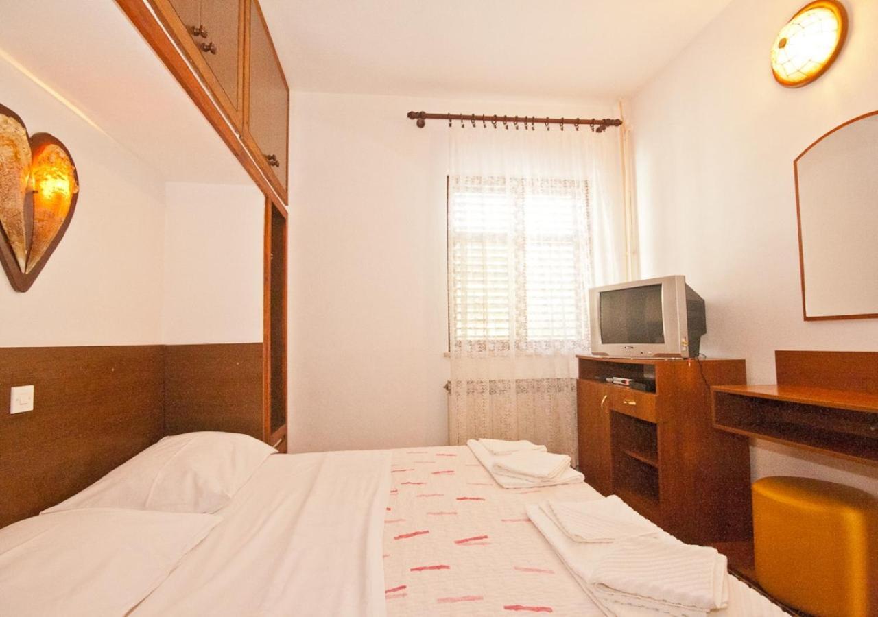 Apartments Surfinia バスカ エクステリア 写真